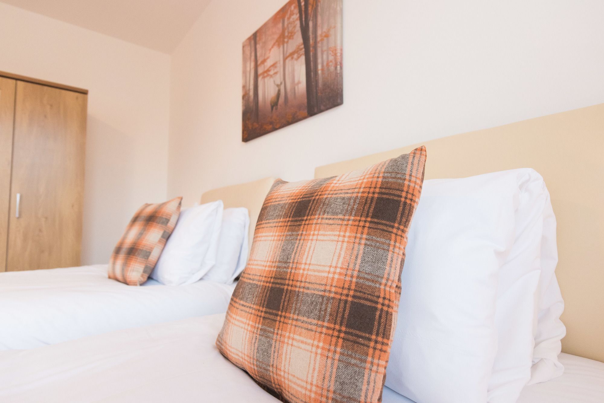 Hamilton Grace - The Quadrant Apartment Суиндън Екстериор снимка